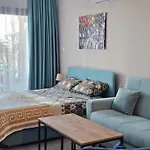 With Pool Access At Caesar Apartment *