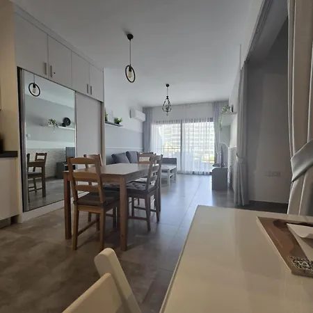 With Pool Access At Caesar * Trikomo