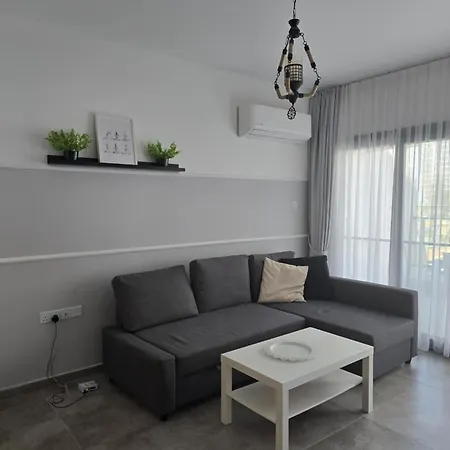 With Pool Access At Caesar