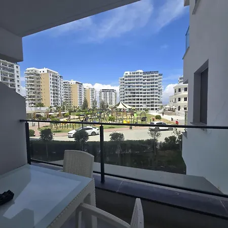 With Pool Access At Caesar Appartamento Trikomo