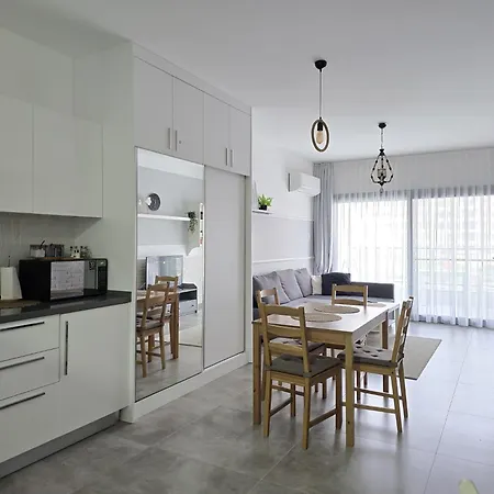 With Pool Access At Caesar *