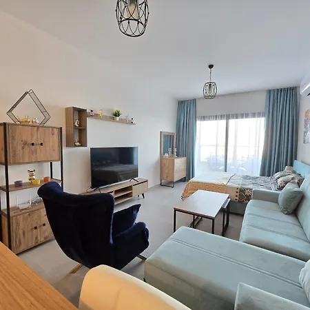 With Pool Access At Caesar * Trikomo