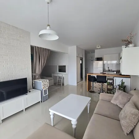With Pool Access At Caesar Appartement