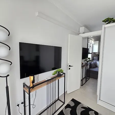 With Pool Access At Caesar Apartmán Trikomo