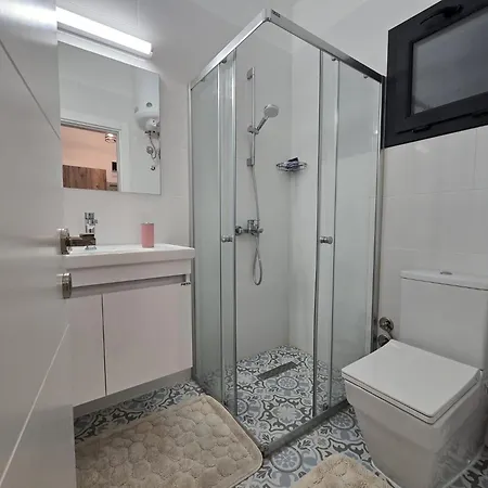 Appartamento With Pool Access At Caesar Trikomo